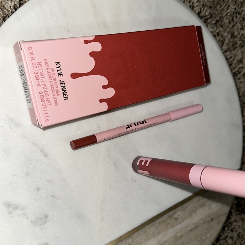 Kylie Cosmetics - Picture 5 of 5